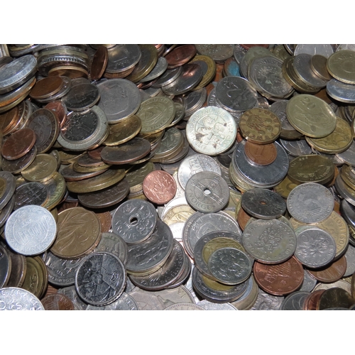 158 - Large quantity of world coins  extensive mixed accumulation of global coinage.