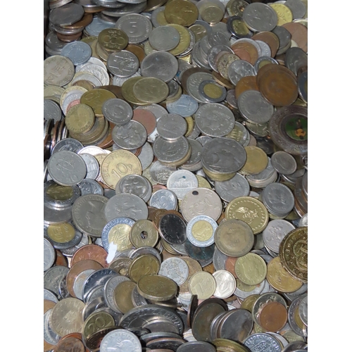 159 - Substantial quantity of world coins  circulated and uncirculated examples, commemoratives and mixed ... 