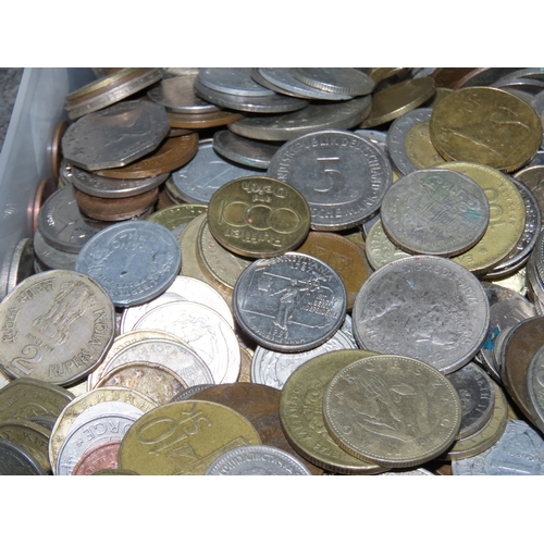159 - Substantial quantity of world coins  circulated and uncirculated examples, commemoratives and mixed ... 