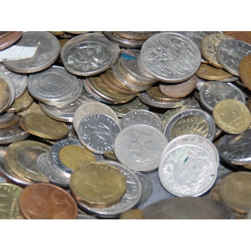 159 - Substantial quantity of world coins  circulated and uncirculated examples, commemoratives and mixed ... 