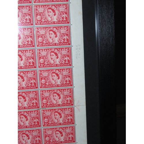 165 - Framed sheet of QEII 2�d stamps  full unused sheet displayed in frame.