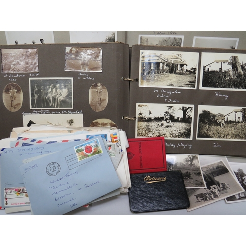 286 - Extensive collection of vintage photographs and photo albums including military service weddings and... 