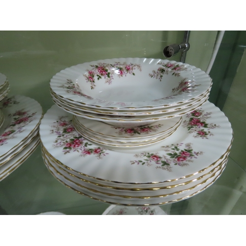 193 - Royal Albert Lavender Rose dinner and tea ware comprising approximately thirty one pieces, the servi... 