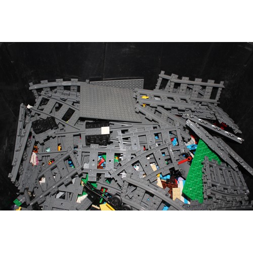 228 - Lego 8kg Mixed Bricks And Accessories Joblot 580546