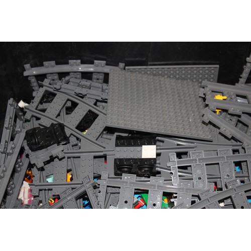 228 - Lego 8kg Mixed Bricks And Accessories Joblot 580546