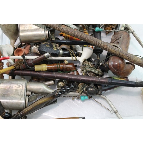 262 - Vintage Tobacciana Novelty Smoking Pipes Inc Large Wood Carved Etc Joblot  580968