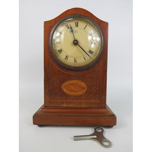 61 - Edwardian inlaid wooden mantel clock with key - 22cm x 15cm x 7.5cm
