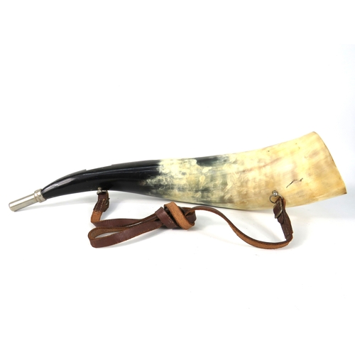 65 - Vintage natural bovine hunting horn with leather strap - 47cm long