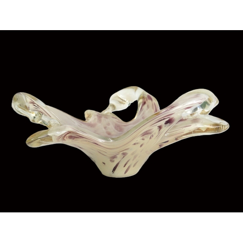 86 - Two Murano glass freeform bowls in grey and pink - tallest 9cm