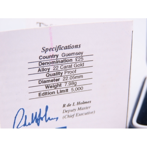 185 - A Guernsey Golden Jubilee proof gold £25 coin dated 2002, struck in 22 carat gold and commemorating ... 