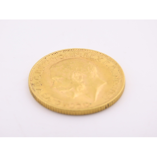 187 - A gold full sovereign dated 1913, struck in 22 carat gold and featuring the St George and the Dragon... 