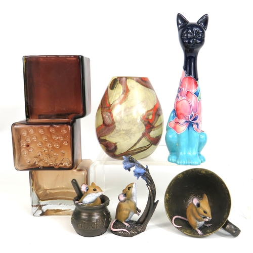 92 - Mixed lot - Mtarfa glass egg vase Old Tupton Ware cat figurine mouse ornaments and amber glass vase