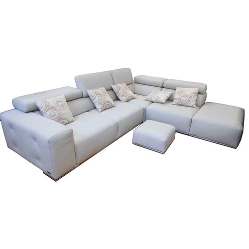 51 - A very good Cream Corner Suite