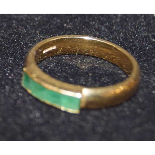 558 - A Very Nice Steensons 18ct Gold and Emerald Ring