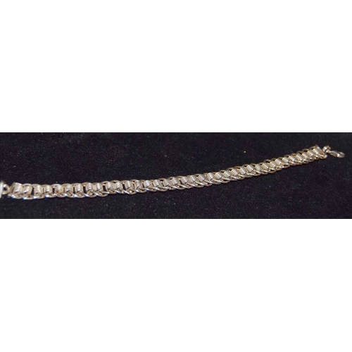 560 - A Nice Silver Bracelet