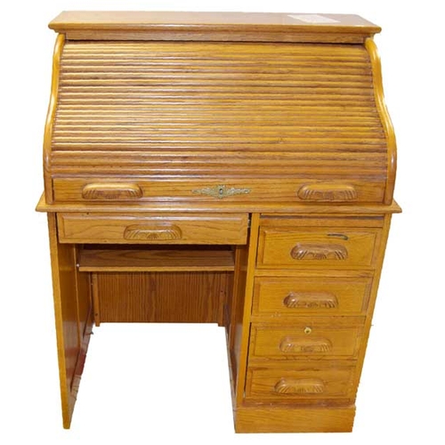 90 - A Very Nice Sized Oak Roll Top Desk