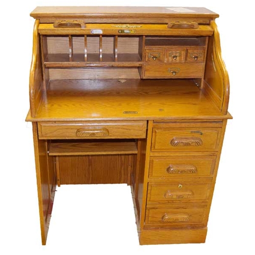 90 - A Very Nice Sized Oak Roll Top Desk