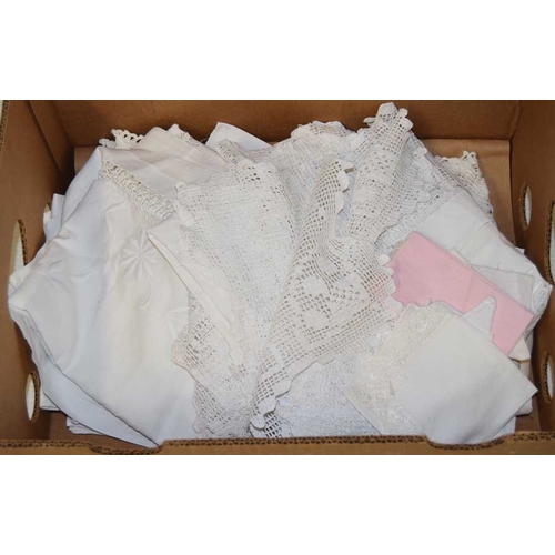 538 - A Good Box of Linen