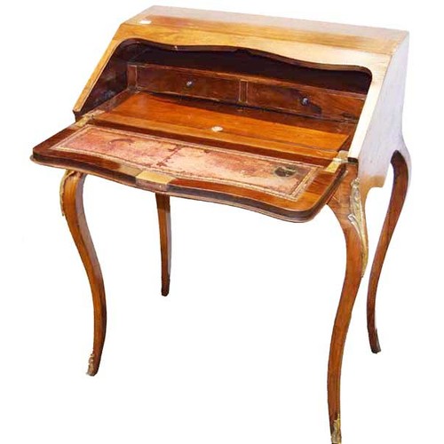 447 - A Victorian Mahogany Ladies Writing Desk