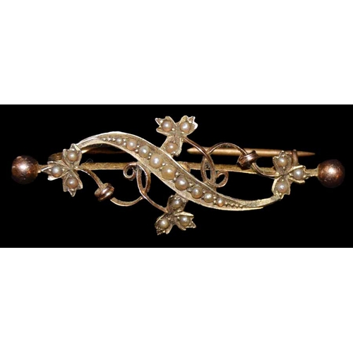 652 - A 9ct Gold and Pearl Brooch