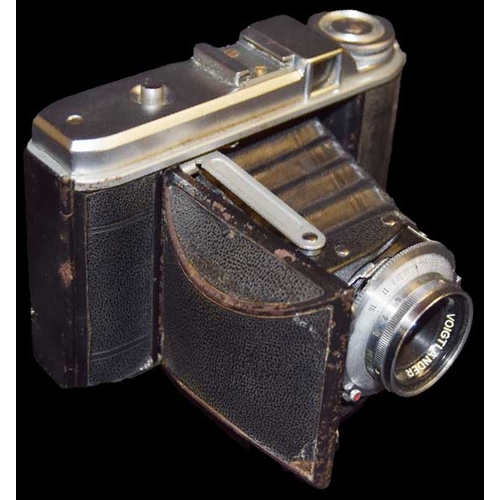 378 - A Voigtlander Perro Folding camera 1932