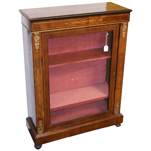 434 - A Nice Victorian Walnut Peer Cabinet