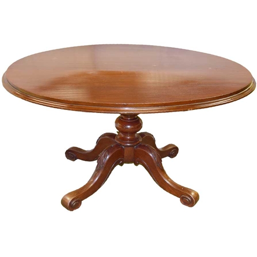 420 - A Nice Oval Breakfast Table on Centre Pedestal