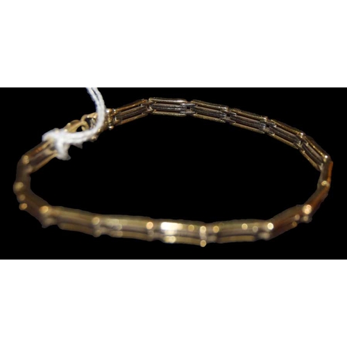 624 - A 9ct Gold Bracelet