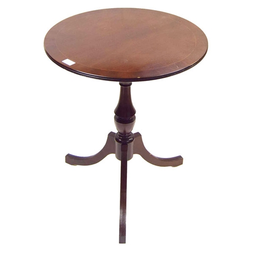 340 - A Circular Mahogany Occasional Table on Centre Pedestal