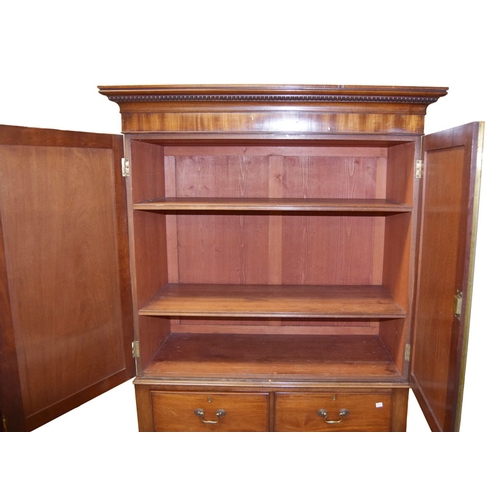 150 - A Very Good Mahogany Two Door linen Press, Drawers Below