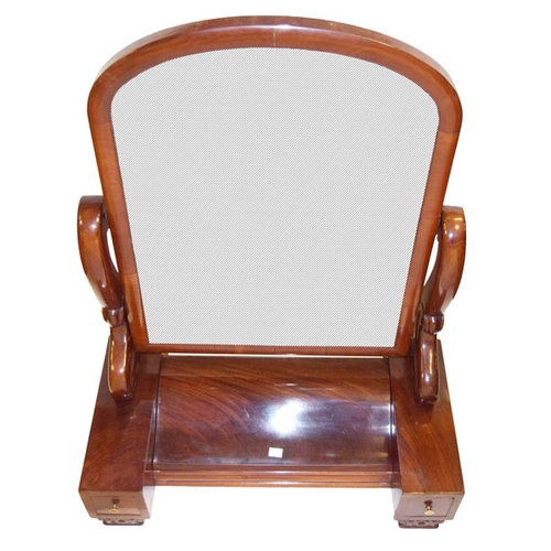 193 - A Very Good Victorian Mahogany Dressing Mirror on Stand