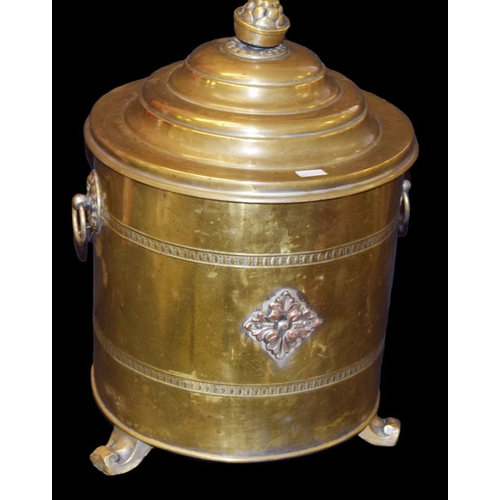 364 - A Circlar Brass Lidded Bucket