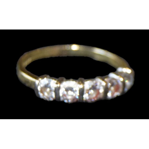 485 - A Very Nice 18ct Gold and Diamond 5 Stone Ring