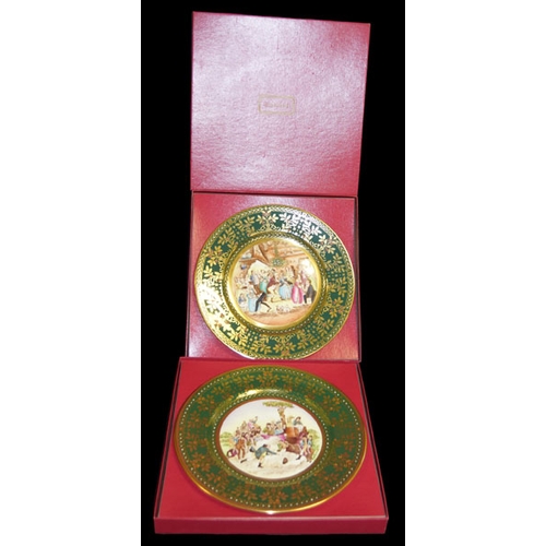 226 - A Very Nice Pair of  'Caversall' Wall Plates in their Presentation Boxes