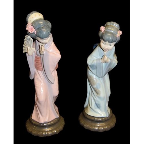 306 - A Pair of Lladro Figurines 'Geisha Girls'