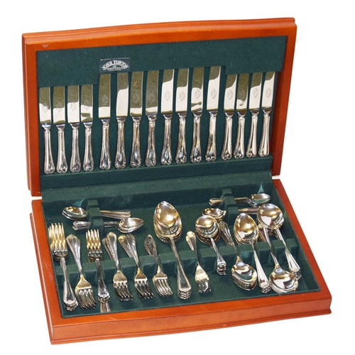 480 - A Very Nice 'John Torton of Sheffield' Cased Canteen of Cutlery