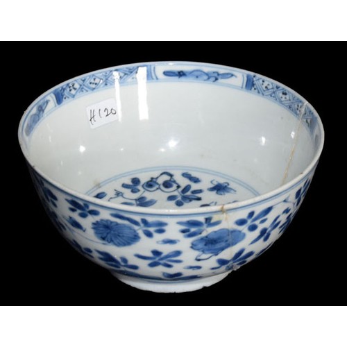 28 - A Chinese Porcelain Bowl, Kangxi Period