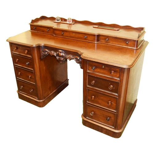 40 - A Nice Shaped Front Mahogany Double Pedestal Writing Desk