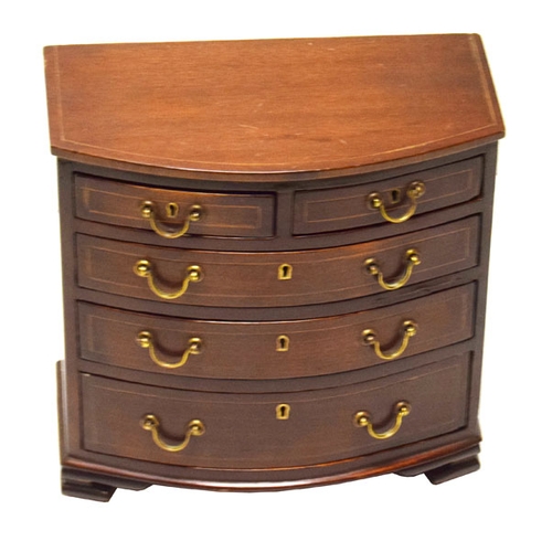 679 - A Very Fine Miniature Chest of Five Drawers