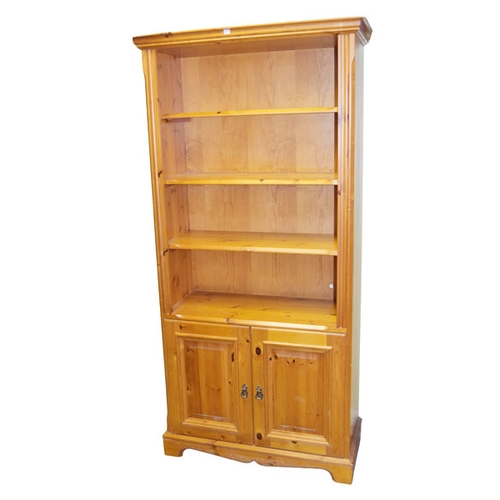 270 - A Good Set of Pine Open Bookshelves