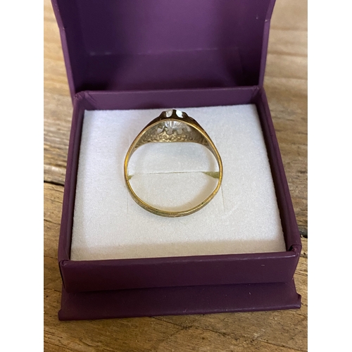 70 - 9ct Gold Ring with CZ, Size T - Stone is chipped