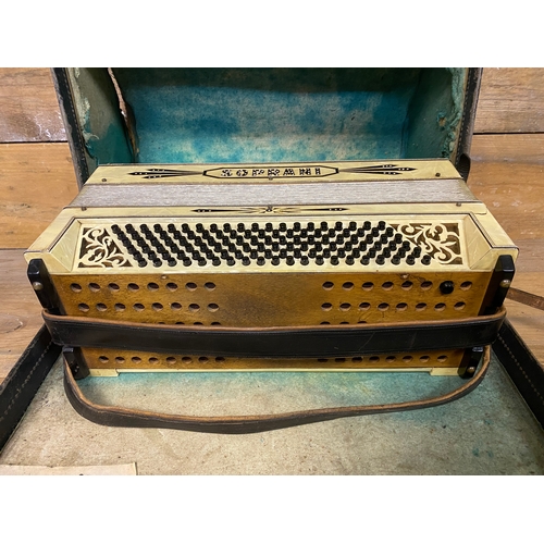 120 - 120 Base Italian Soprani Accordion - working, requires a service