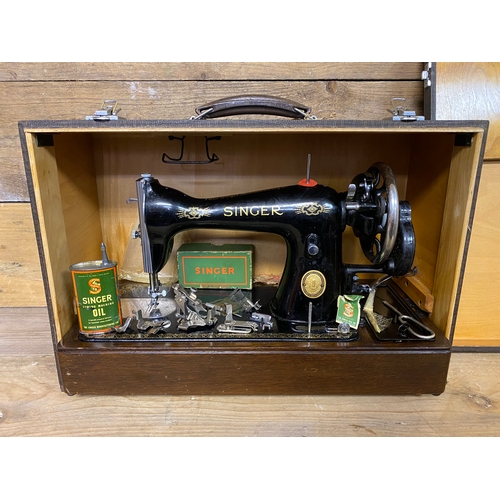 144 - 1953 Singer Sewing Machine 'EH' Serial with Hand Crank and Accompanying Tools, Oil and Needles - wor... 