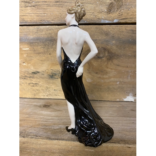 233 - Royal Doulton Figurine, Classics in Vogue Daniella