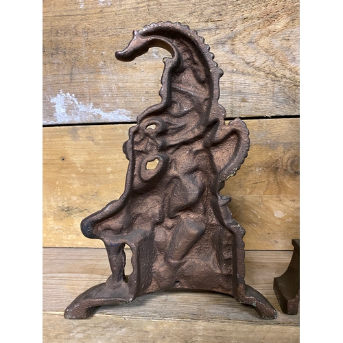 402 - Cast Iron Punch and Judy Doorstops