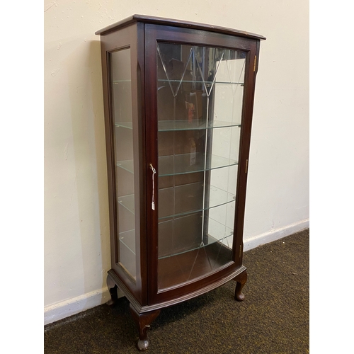 441 - 5-Tier Cabinet with Glass Shelves and Key