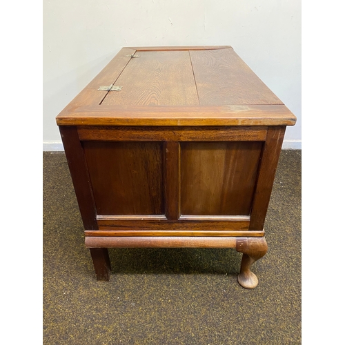 468 - Solid Hardwood Blanket Chest on Cabriole Legs