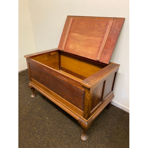 468 - Solid Hardwood Blanket Chest on Cabriole Legs