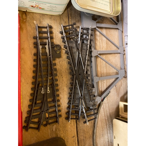 121 - Collection of Assorted Tri-ang Railway Items