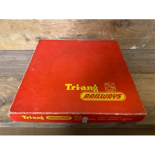 67 - Tri-ang Railways 00 Gauge R.45 Turntable Set Boxed, 2x Turntables